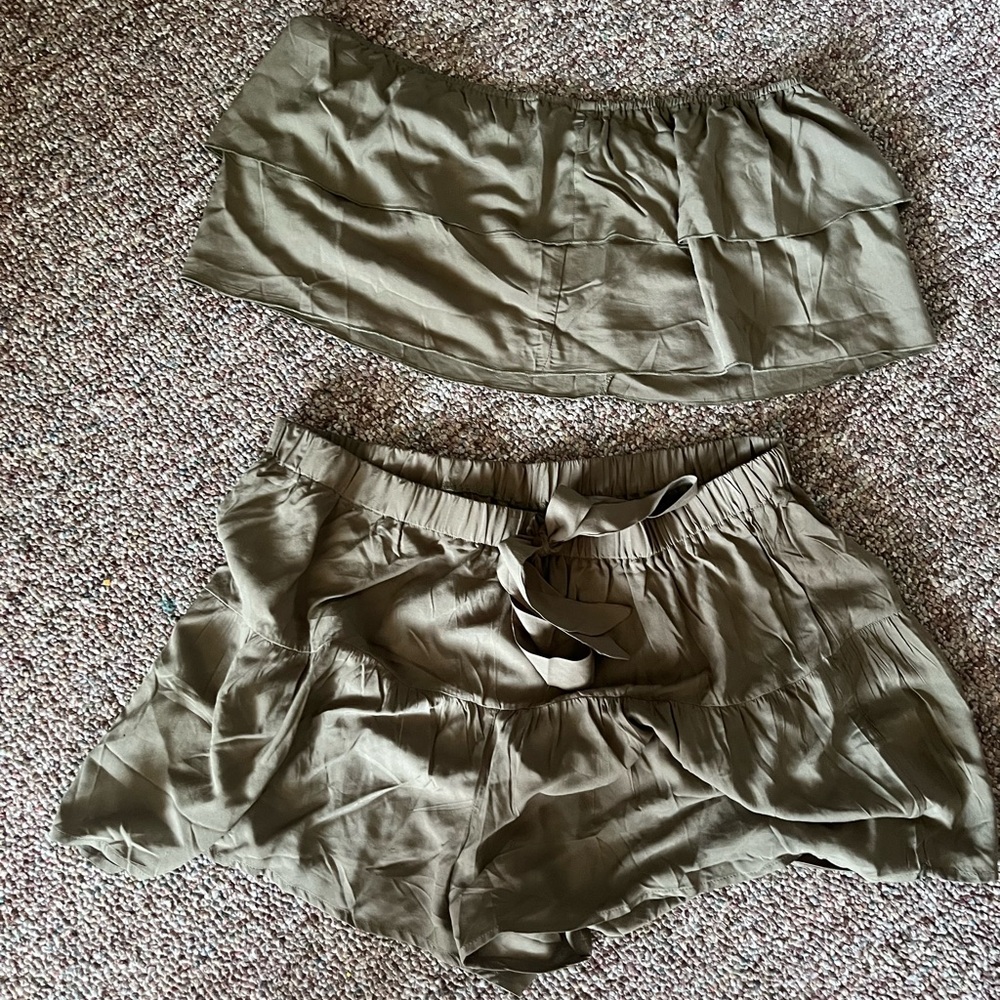 Plus Ruffle tube top with shorts